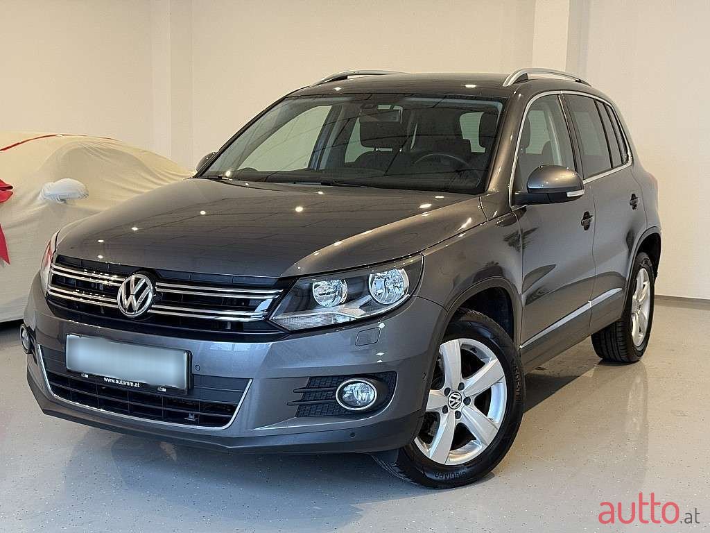 2012' Volkswagen Tiguan photo #1