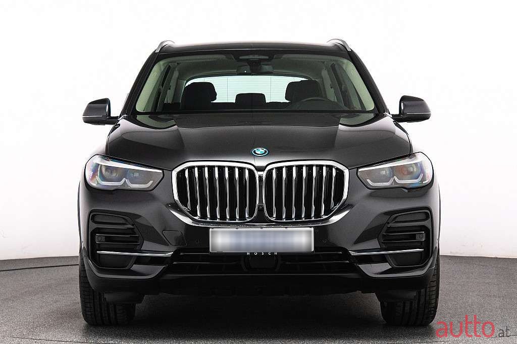 2022' BMW X5 photo #2