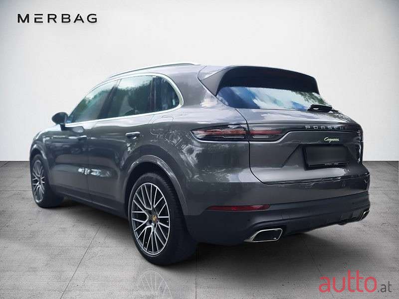 2020' Porsche Cayenne photo #2