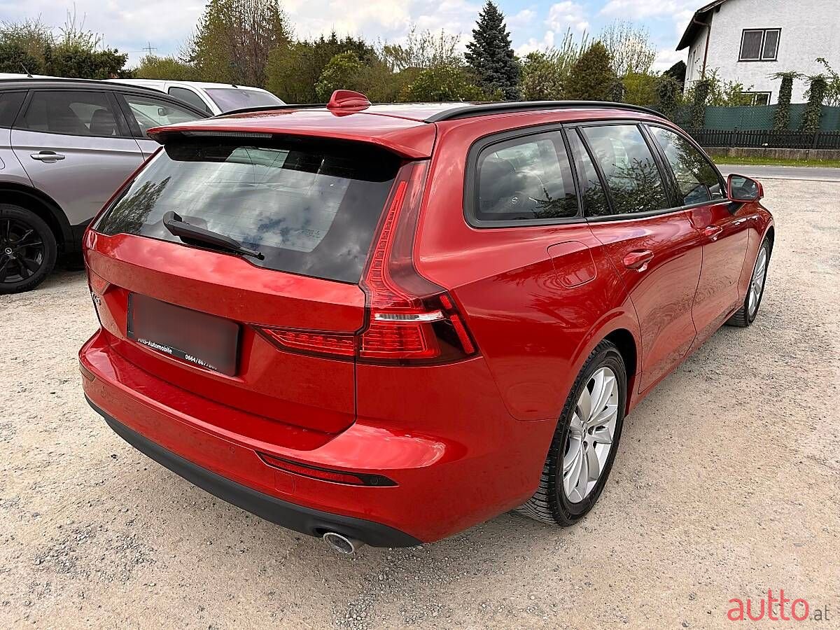 2019' Volvo V60 photo #4