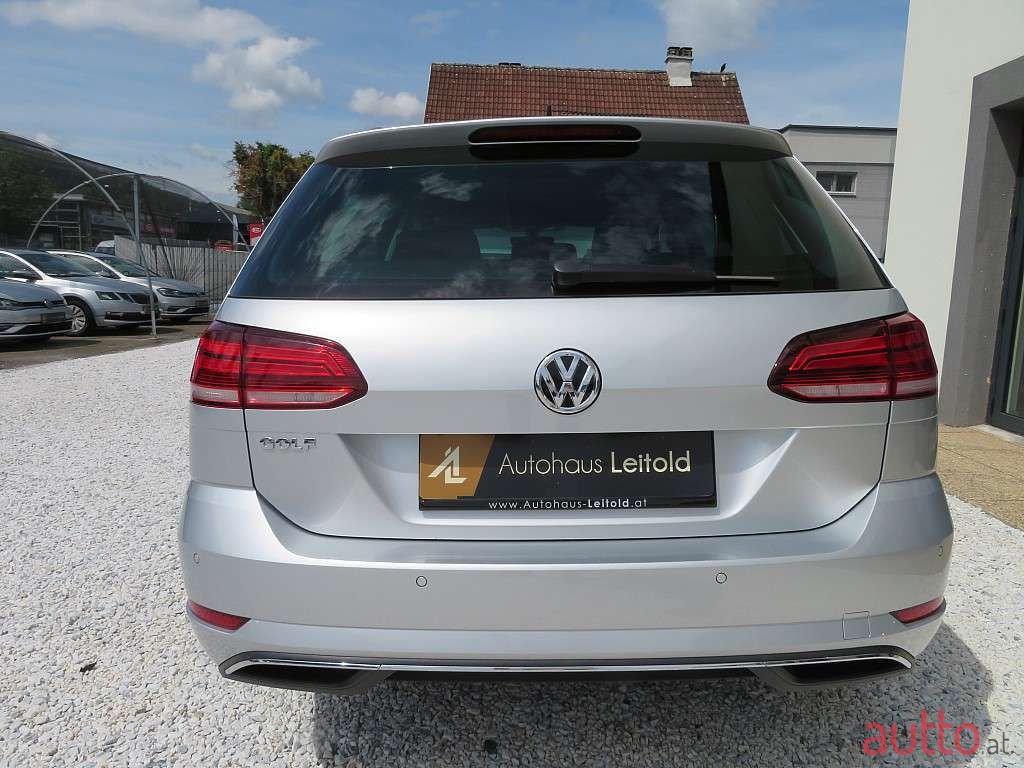 2018' Volkswagen Golf photo #5