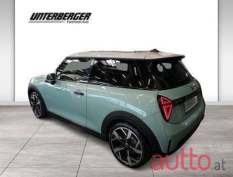 2024' MINI Cooper photo #6