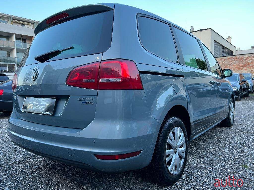 2011' Volkswagen Sharan photo #6