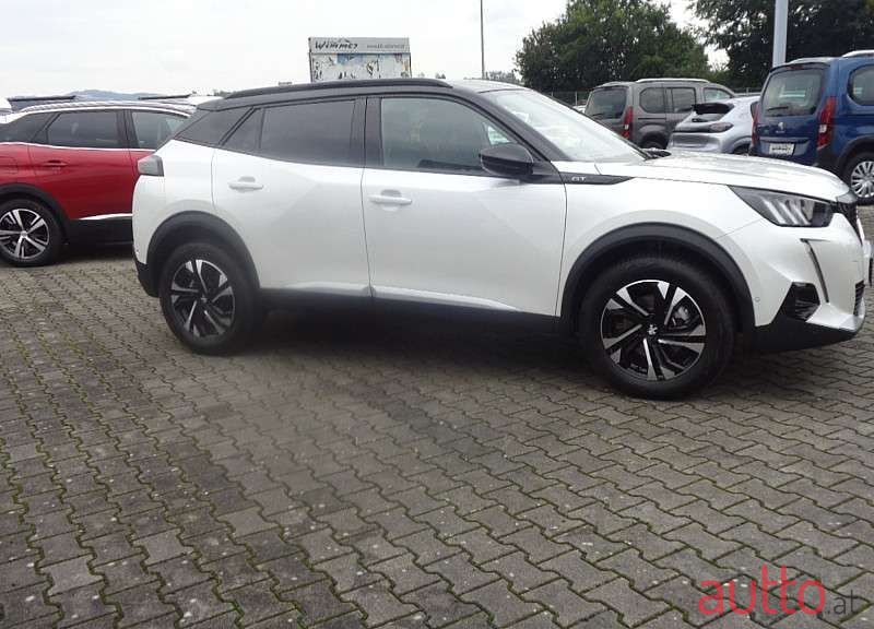 2022' Peugeot 2008 photo #4