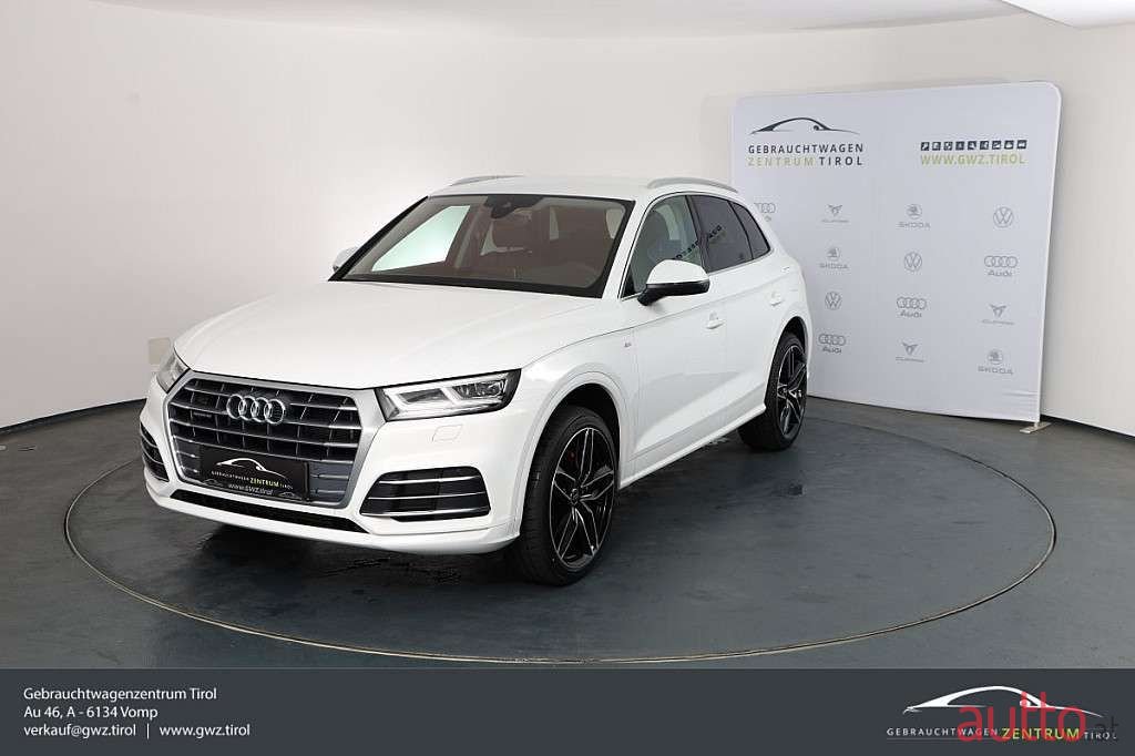 2020' Audi Q5 photo #1