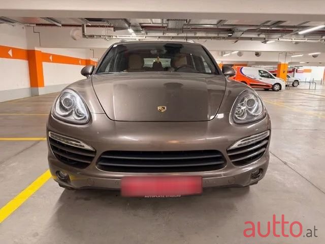 2012' Porsche Cayenne photo #2