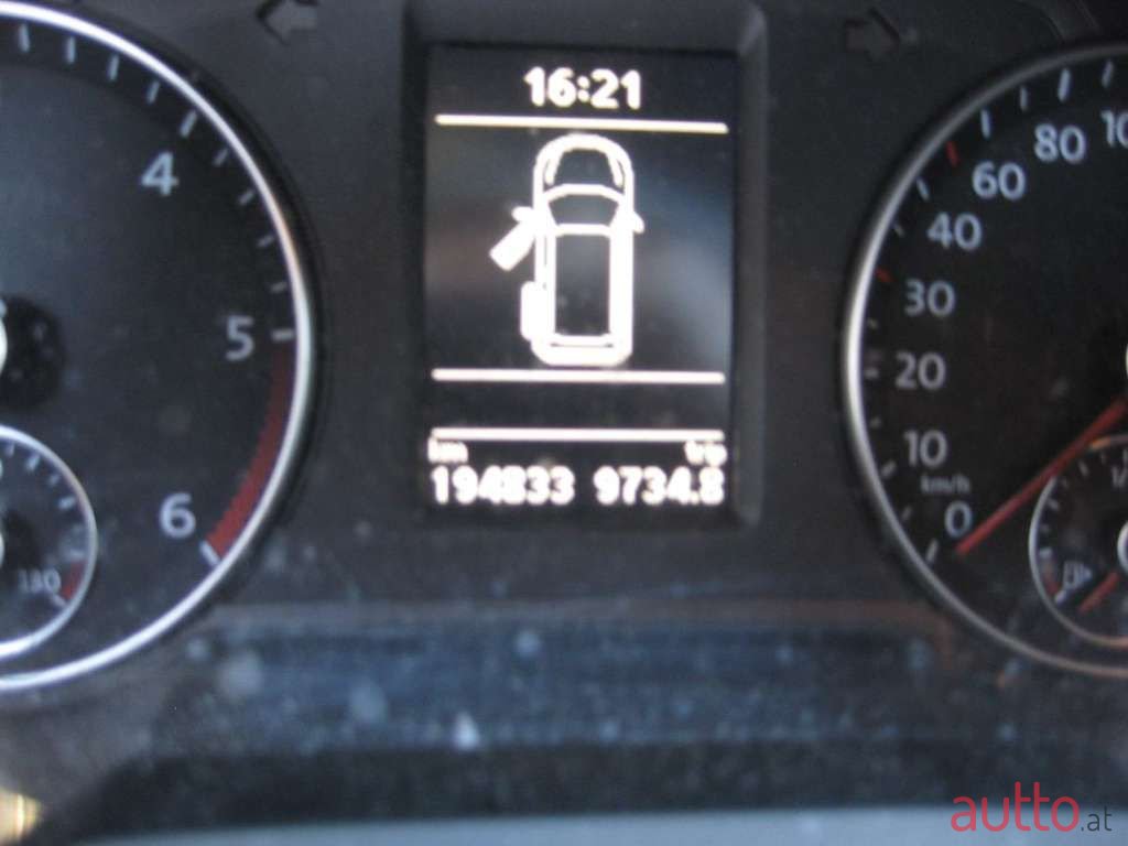 2012' Volkswagen Sharan photo #5