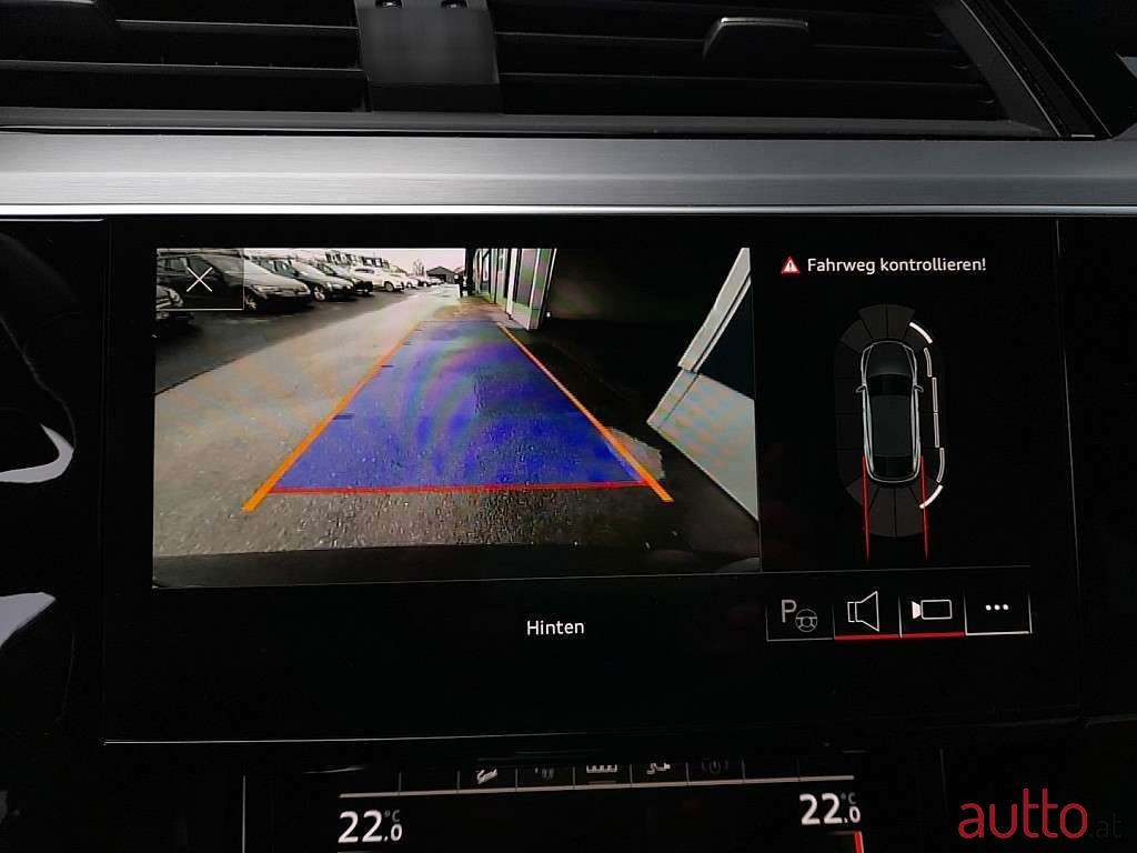 2022' Audi e-tron photo #4