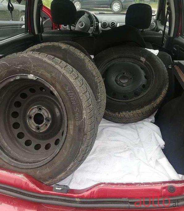 2012' Dacia Sandero photo #2