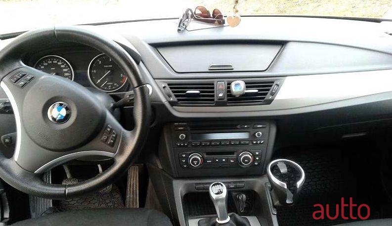 2011' BMW X1 photo #2