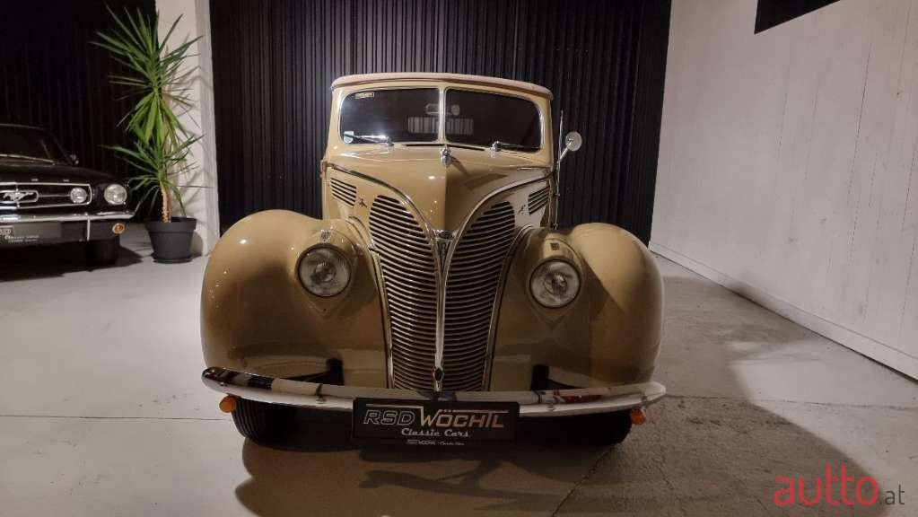 1938' Ford De Luxe photo #2