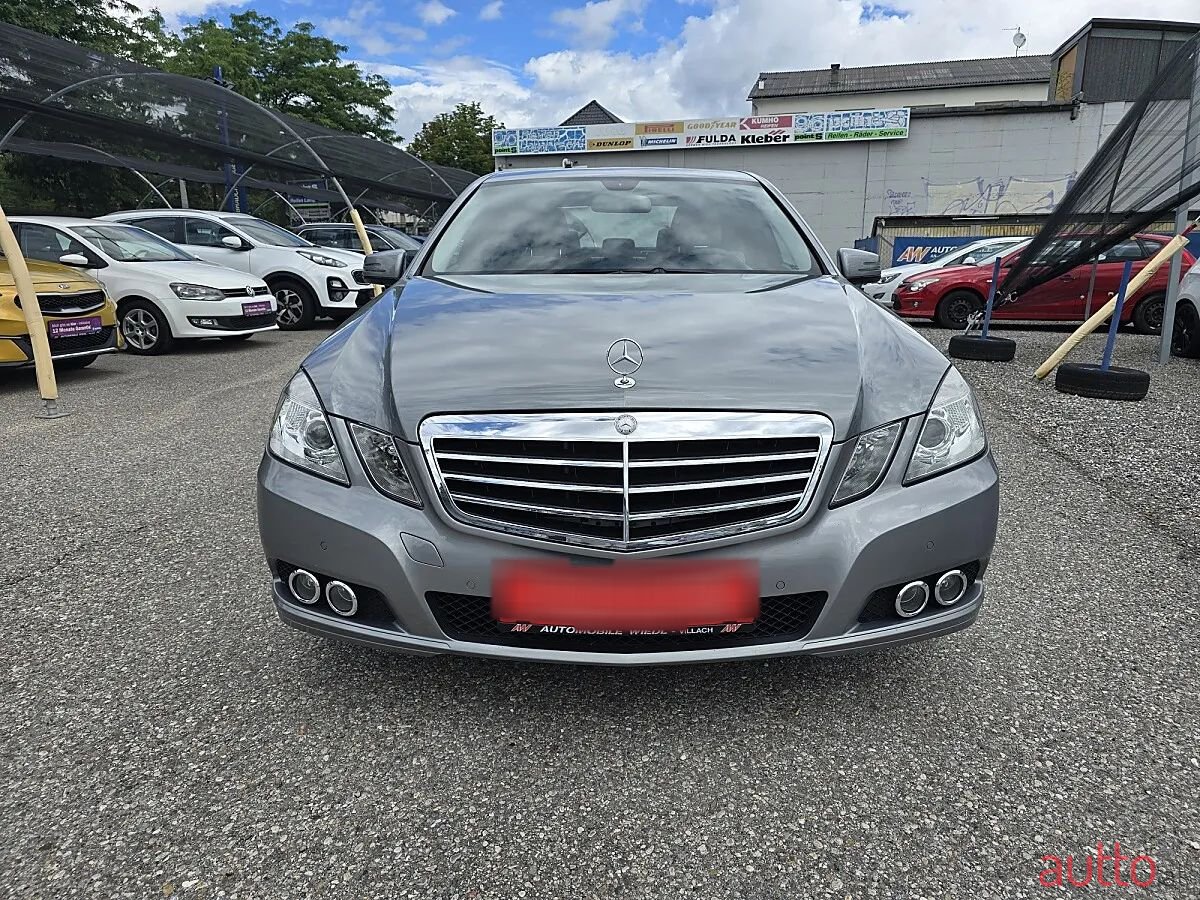 2010' Mercedes-Benz E-Klasse photo #2