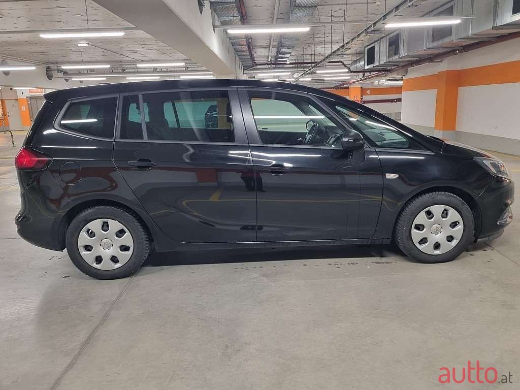 2018' Opel Zafira photo #5