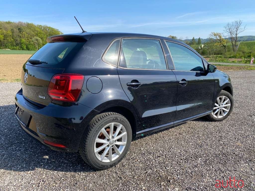 2015' Volkswagen Polo photo #4