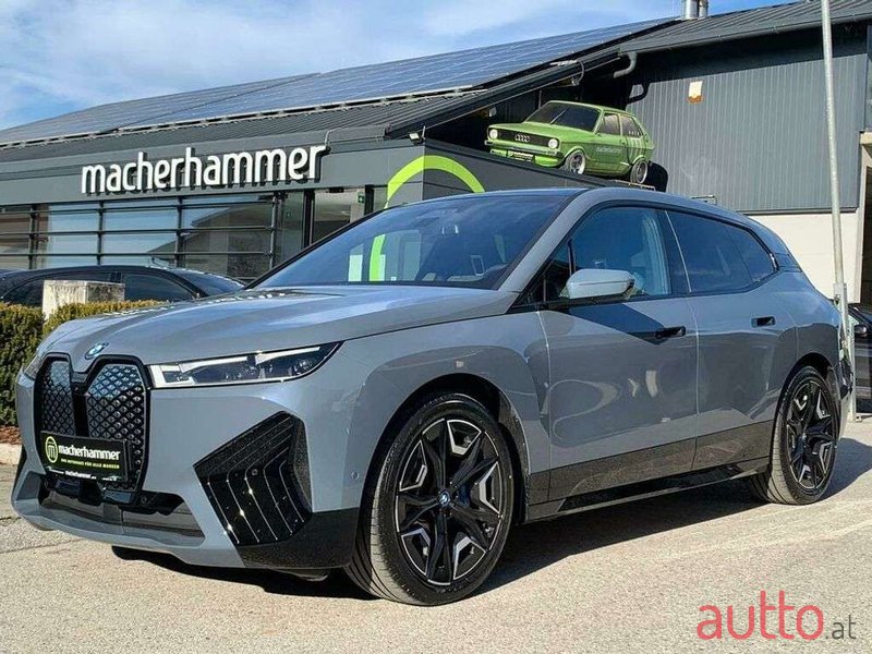 2022' BMW iX photo #1
