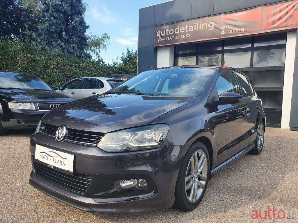 2015' Volkswagen Polo photo #1