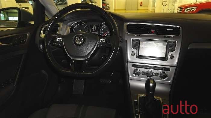 2016' Volkswagen Golf photo #4