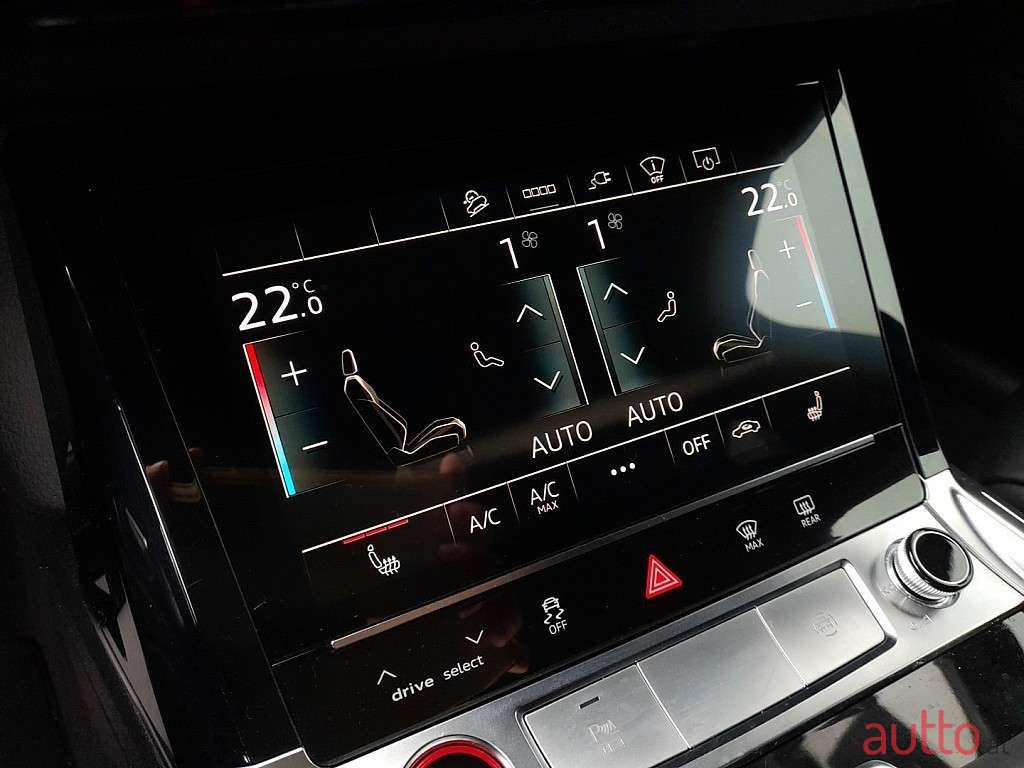 2022' Audi e-tron photo #5