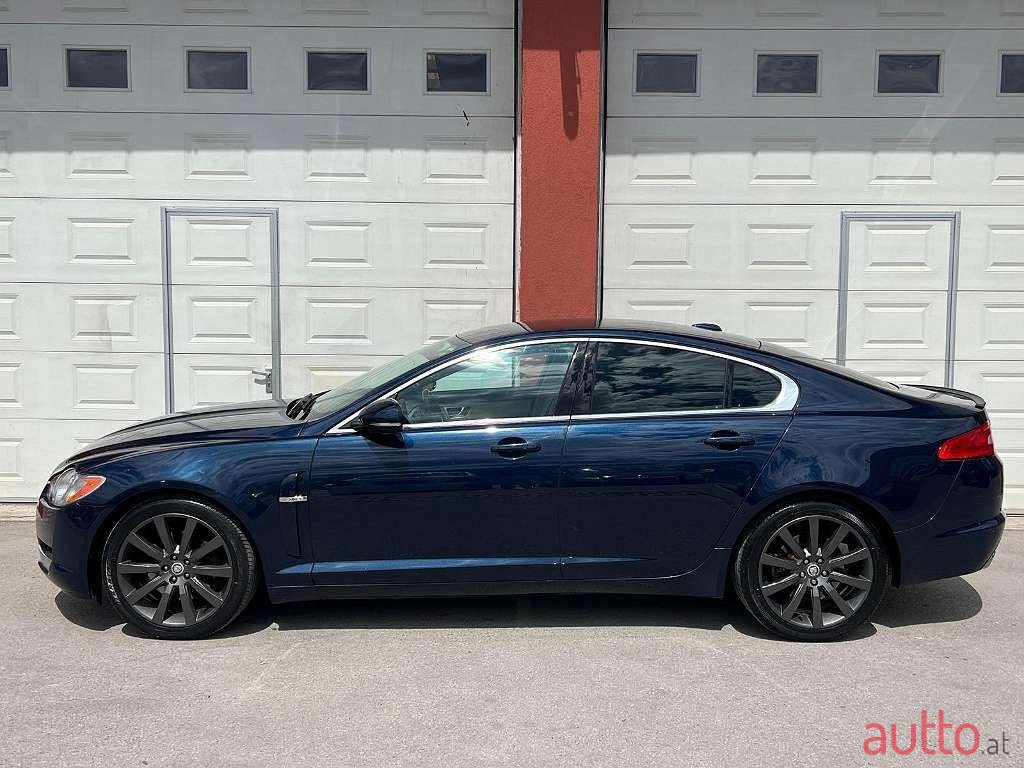 2011' Jaguar XF photo #6