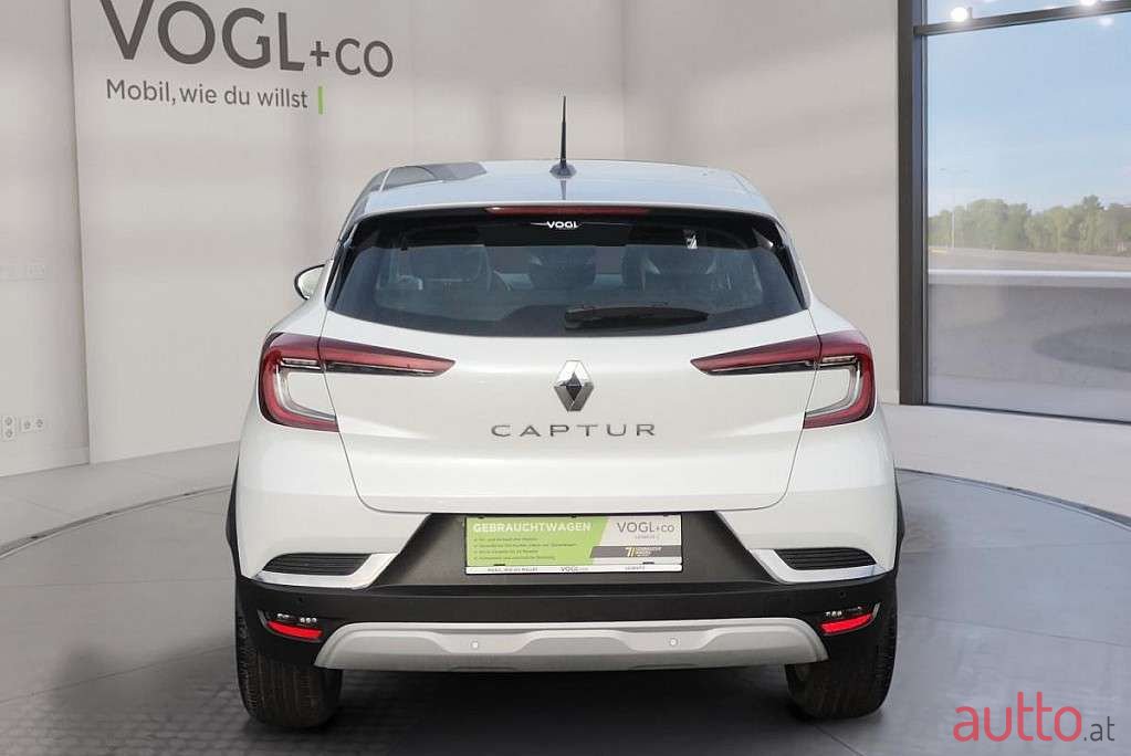 2021' Renault Captur photo #4