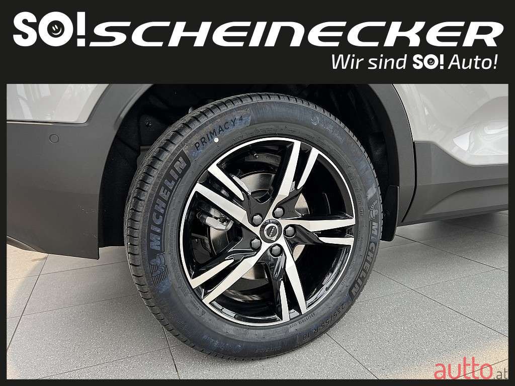 2024' Volvo XC40 photo #3