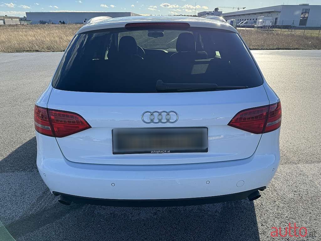 2010' Audi A4 photo #3