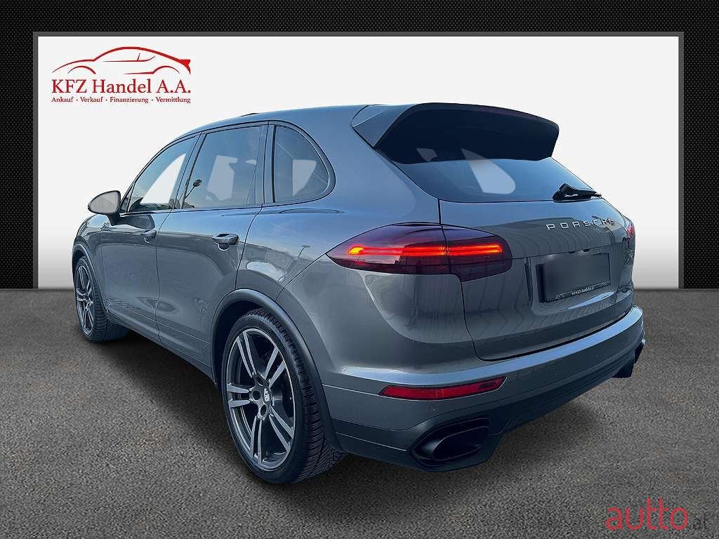 2015' Porsche Cayenne photo #4