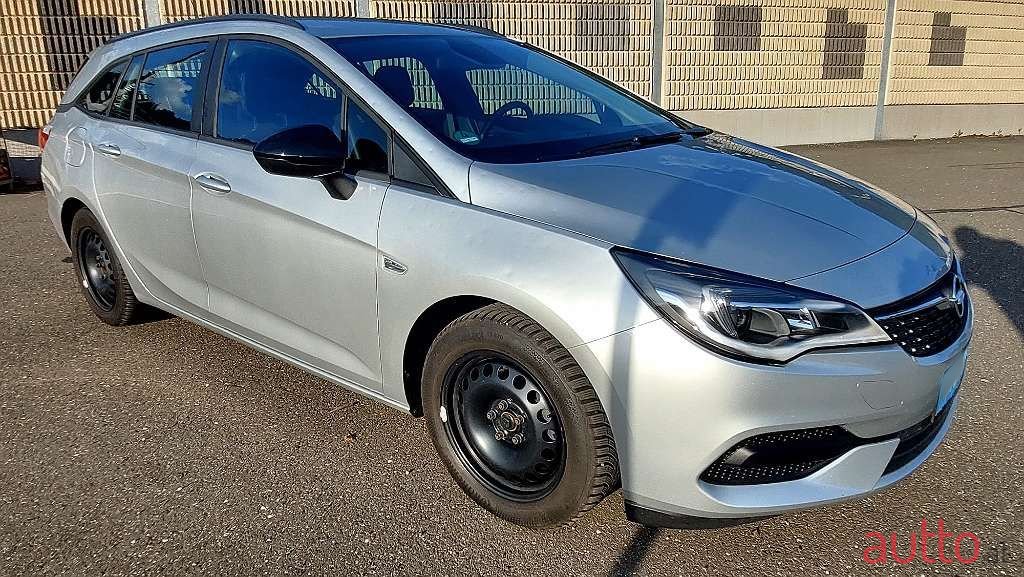 2022' Opel Astra photo #2