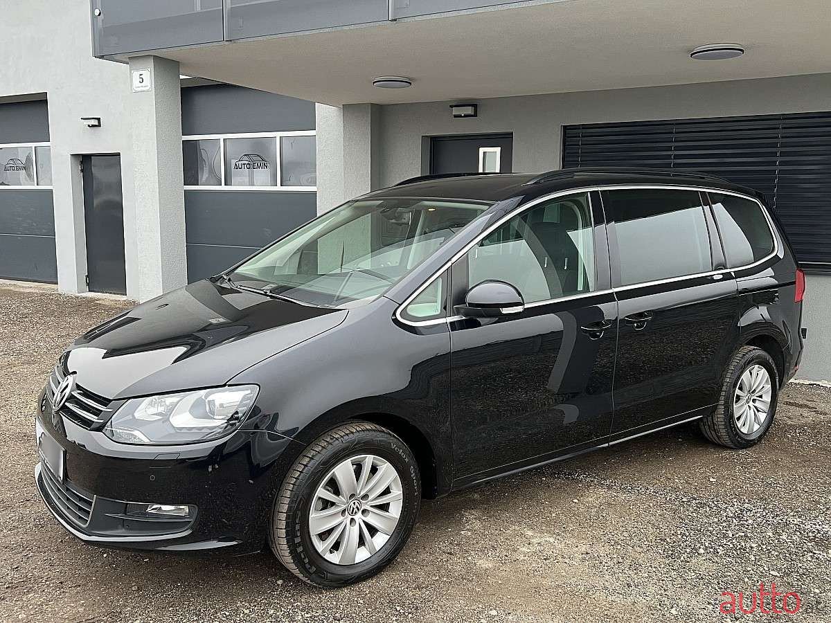 2014' Volkswagen Sharan photo #2
