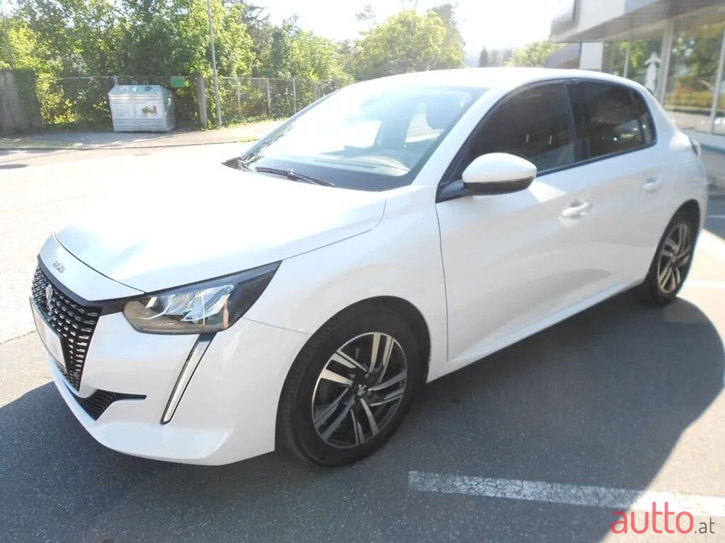 2020' Peugeot 208 photo #3