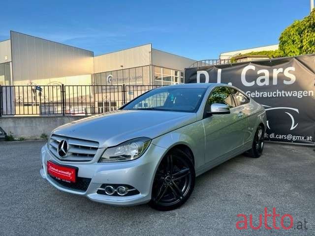 2012' Mercedes-Benz C-Klasse photo #2