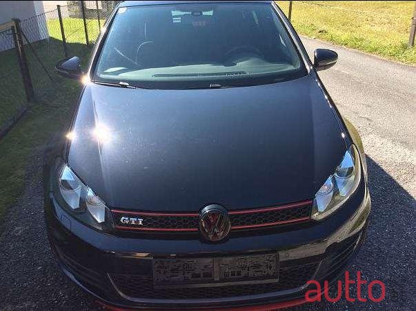 2009' Volkswagen Golf photo #2