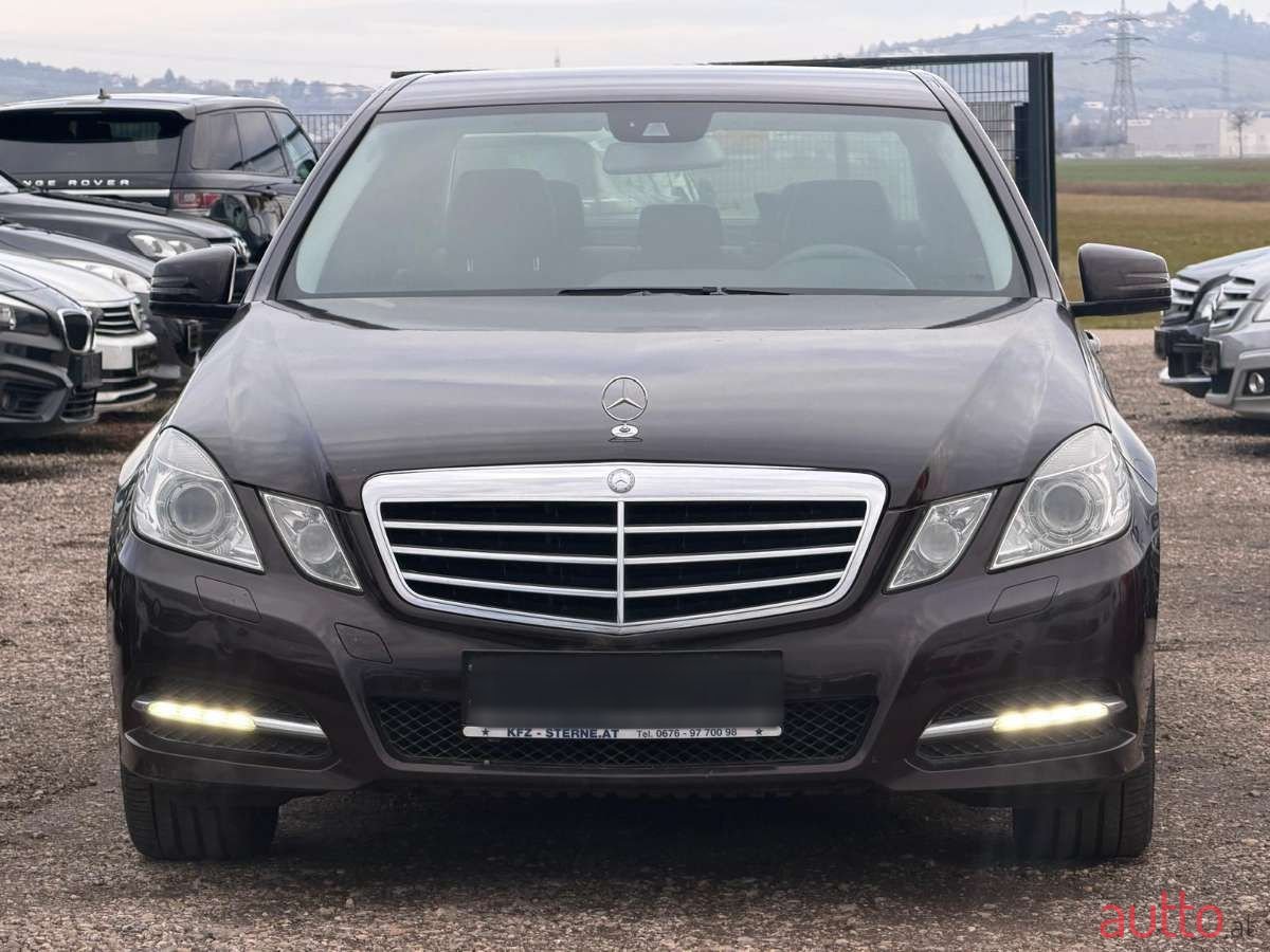 2011' Mercedes-Benz E-Klasse photo #2