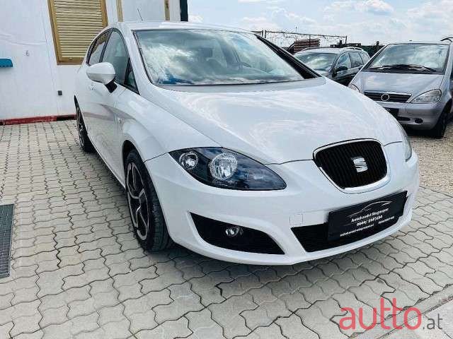 2010' SEAT Leon photo #2