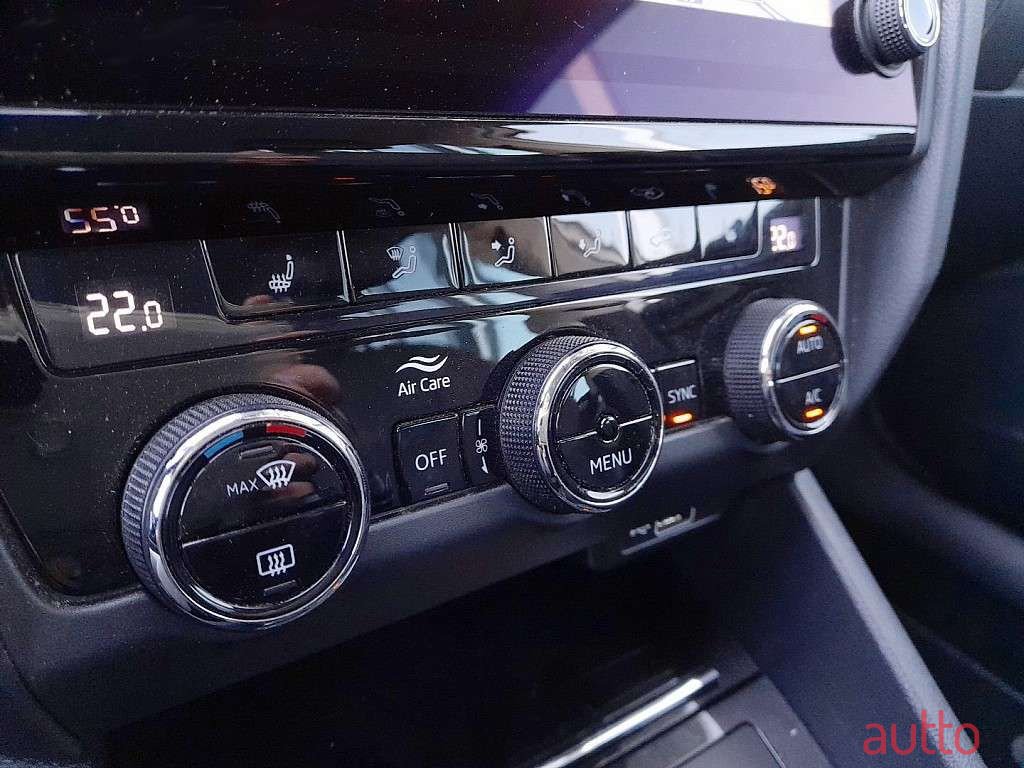 2019' Skoda Octavia photo #3