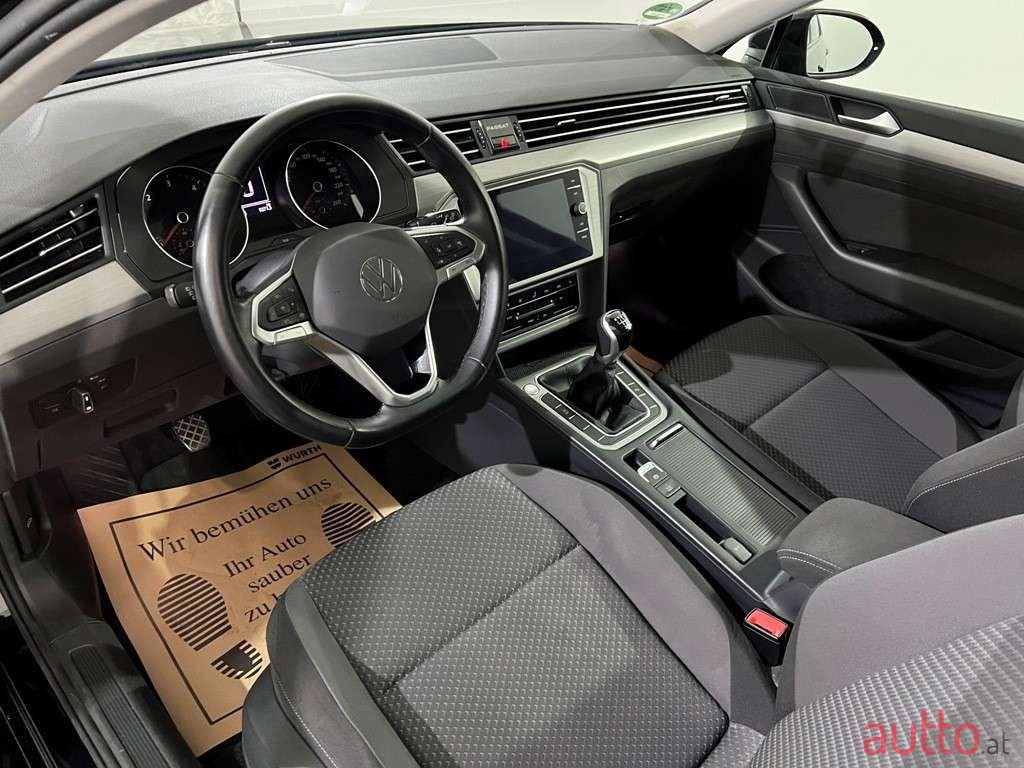 2022' Volkswagen Passat photo #6