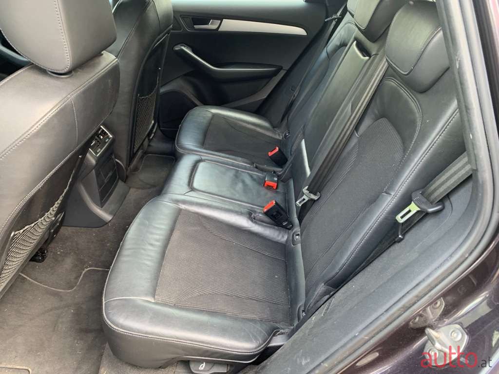 2010' Audi Q5 photo #5