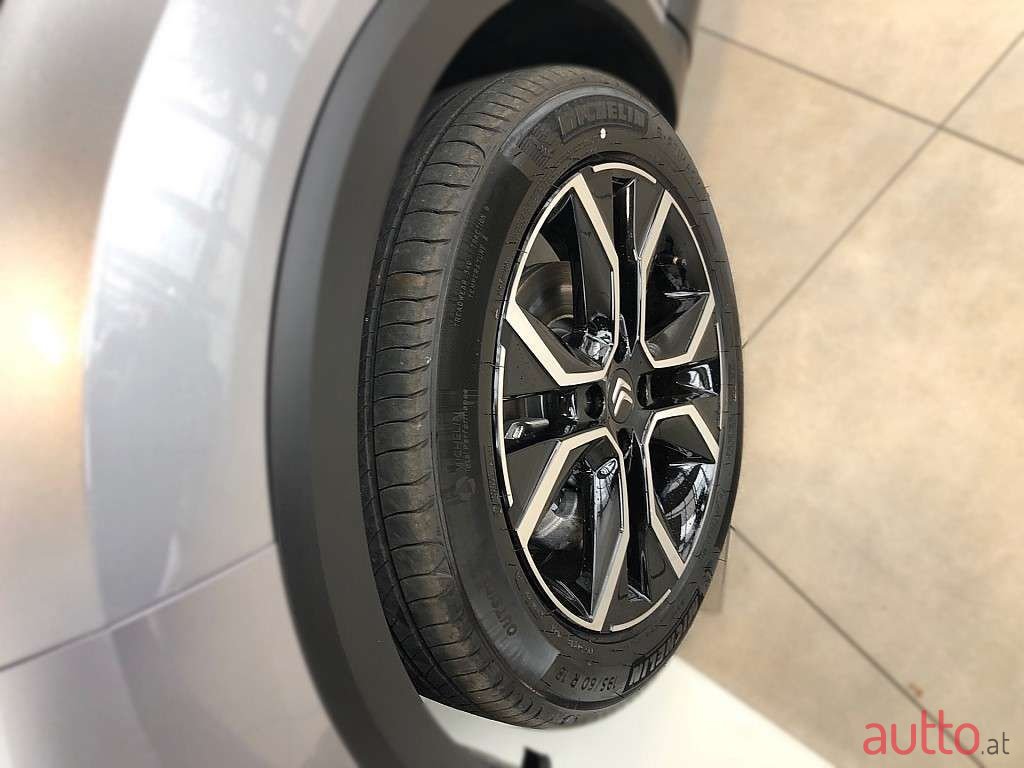 2023' Citroen C4 X photo #4