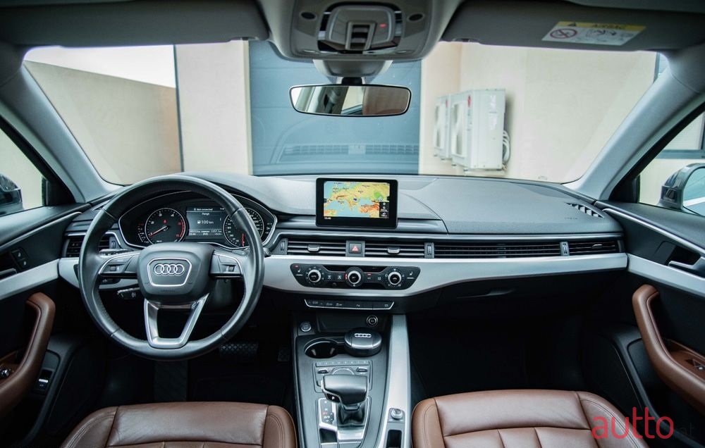 2017' Audi A4 Avant photo #6