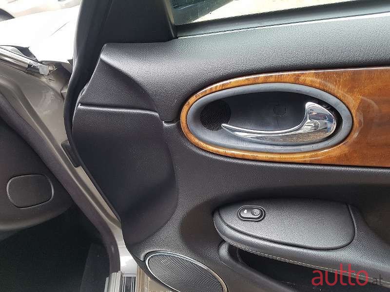 1998' Jaguar XJ photo #3