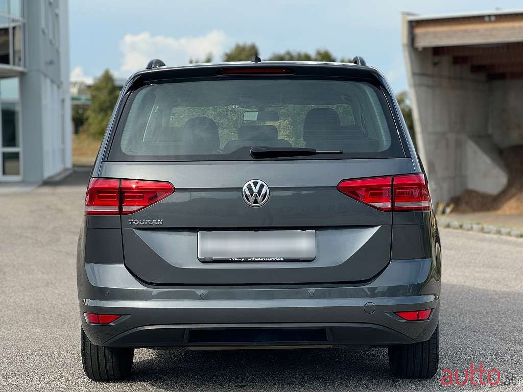 2019' Volkswagen Touran photo #6