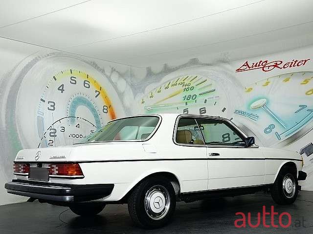 1985' Mercedes-Benz 300 CD photo #4