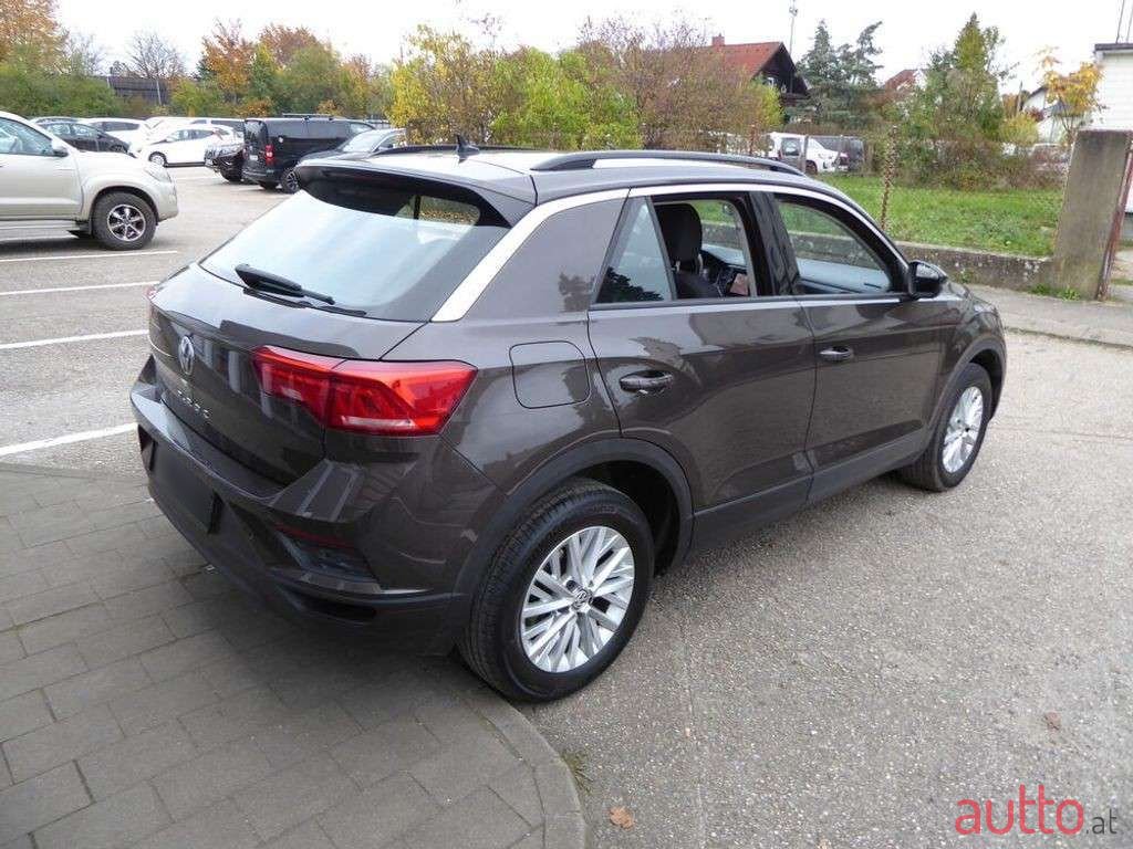 2019' Volkswagen T-Roc photo #5