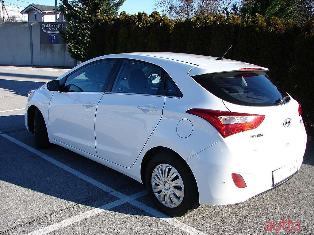2015' Hyundai i30 photo #3
