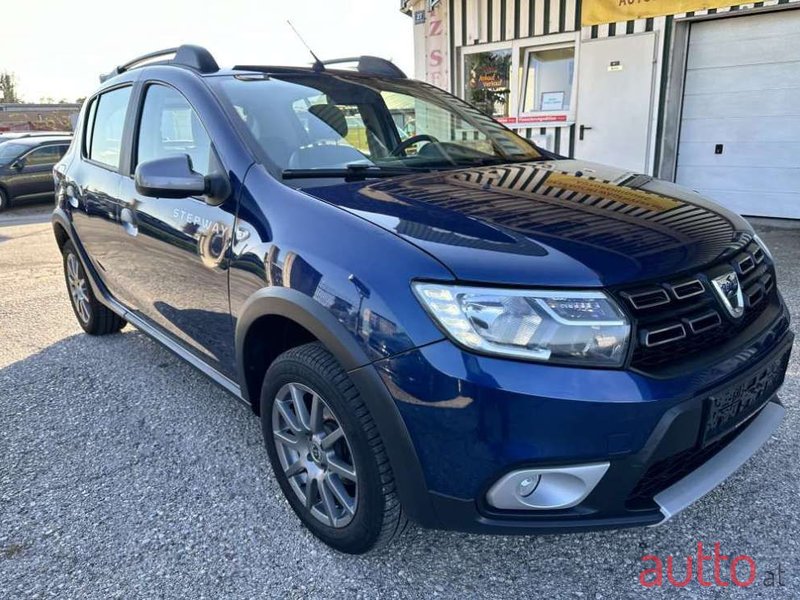 2017' Dacia Sandero photo #5