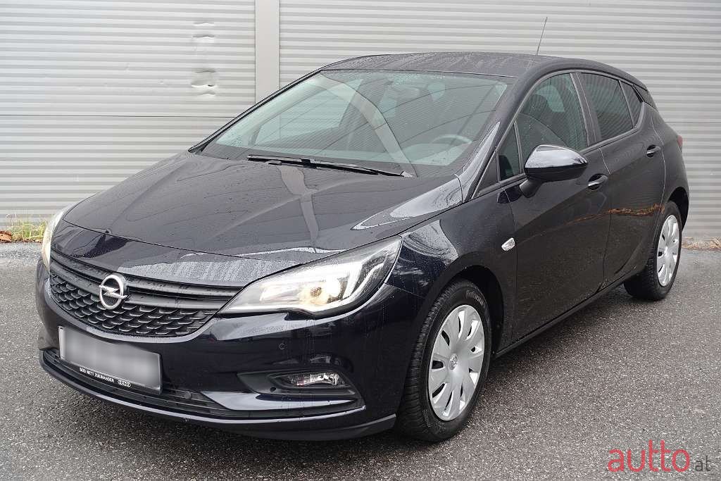 2018' Opel Astra photo #2