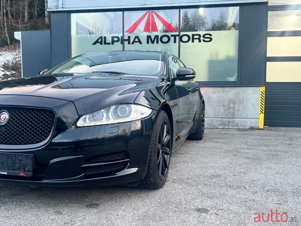 2014' Jaguar XJ photo #4