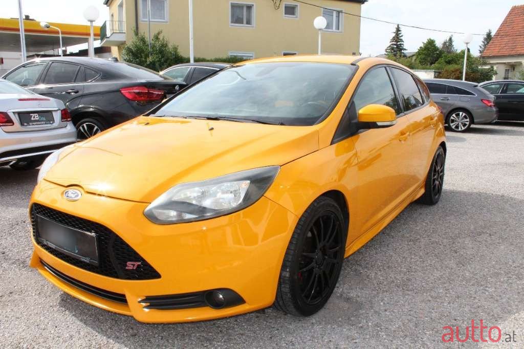 2012' Ford Focus photo #3