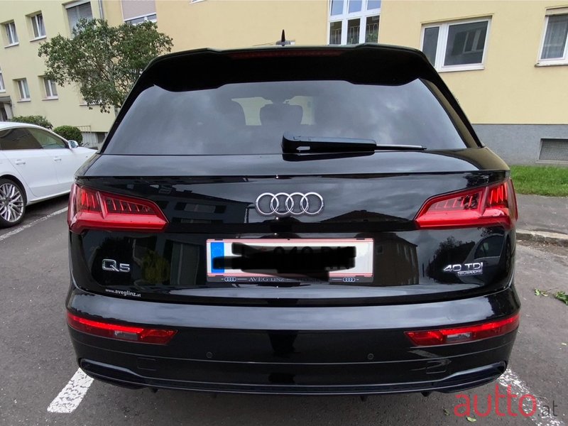 2019' Audi SQ5 photo #3