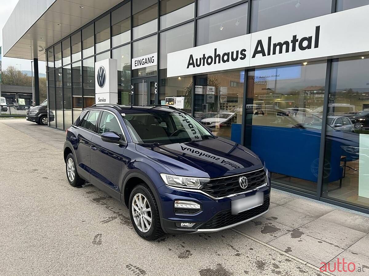 2019' Volkswagen T-Roc photo #2